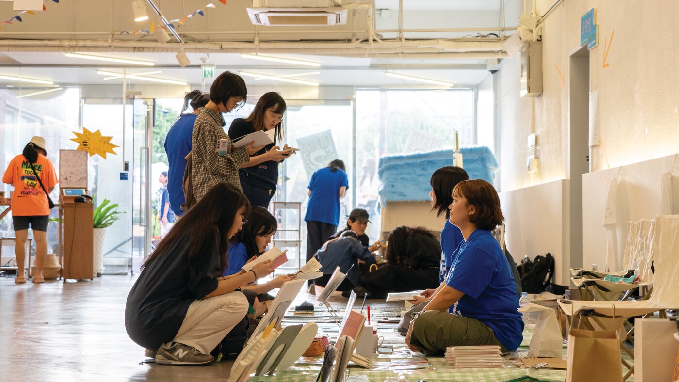 A creative session at the Haja Center