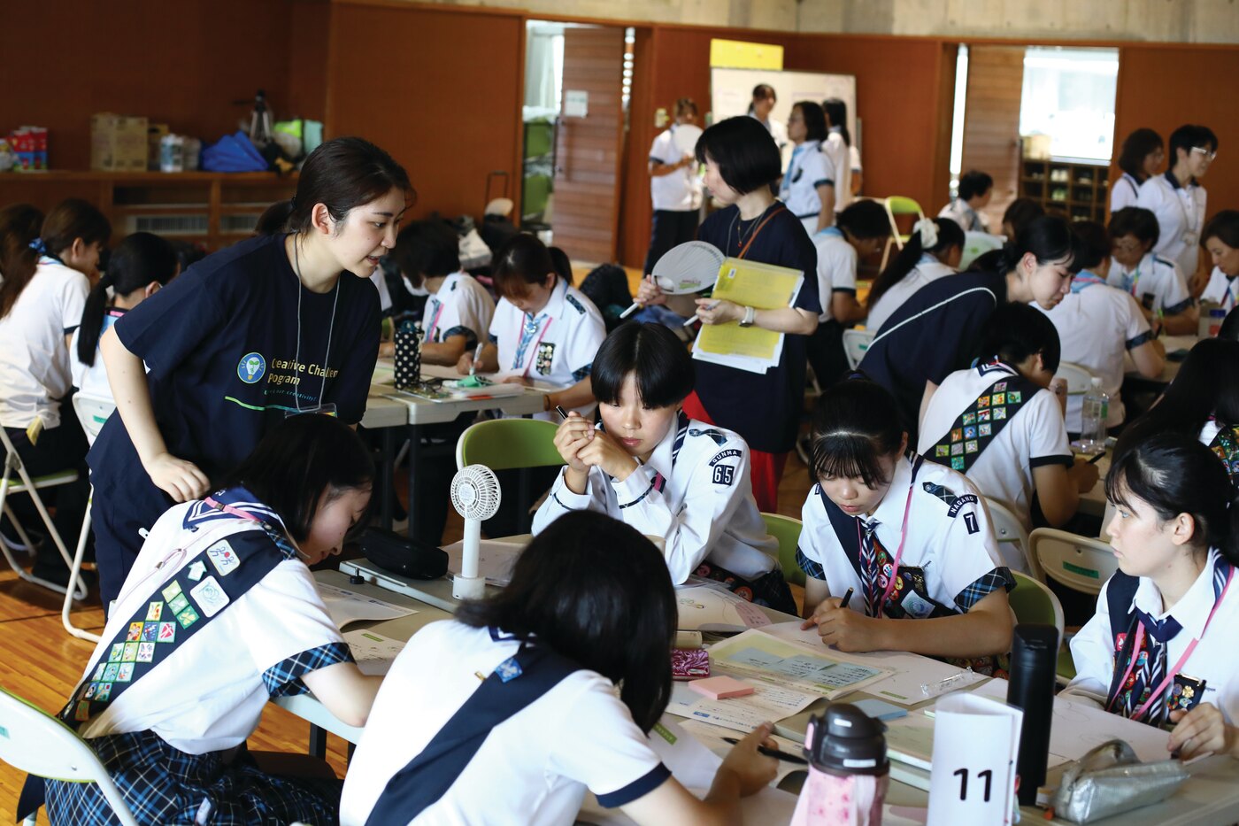 Girl Scouts Japan in a Creative Challenge Program workshop